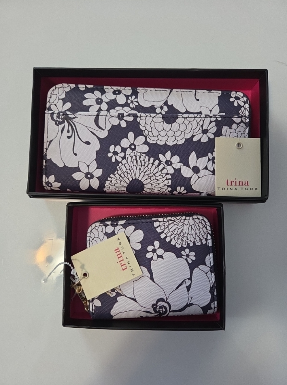 NWT TRINA TURK  Blue and White Floral Small & Large Zip Around Wallet Set